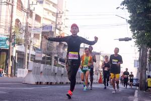 BIB: 12852
                            <button type="button" onclick="openModal(3747740)" class="btn btn-primary btn-sm float-right btn-popup" data-toggle="modal" data-target=".modal-high-quality">
                        <i class="fas fa-shopping-cart"></i> Add to Cart
                    </button>
                                            <button type="button" onclick="isThisMe(3747740, true)" class="btn btn-success btn-sm float-right btn-popup btn-isme hidden" data-toggle="tooltip" data-placement="bottom" title="นี่คือรูปของคุณใช่ไหม คลิกที่นี่เพื่อเอาเข้าอัลบั้ม">
                        <i class="fas fa-plus"></i> Add to album
                    </button>
                    <button type="button" onclick="isThisMe(3747740, false)" class="btn btn-warning btn-sm float-right btn-popup btn-isnotme hidden">
                        <i class="fas fa-ban"></i> Remove from album
                    </button>